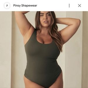 ISO PINSY GREEN SCOOP NECK